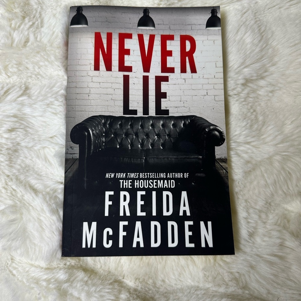 Never Lie by Freida McFadden Book